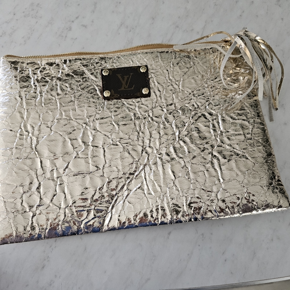 Wristlet with lv patch